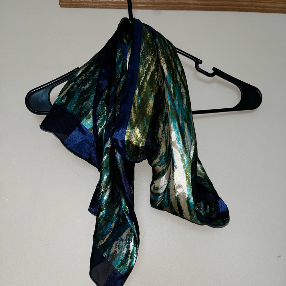 Colorful scarf 🧣 - Picture 2 of 2